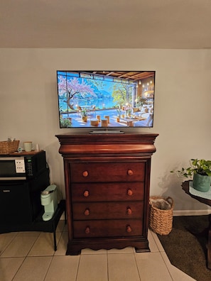 Smart TV - #3 Comfortable Private Room in Peaceful Sunrise Close to Shops and Dining (Sunrise)