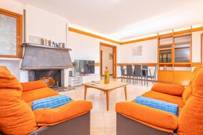 Living area - CAN BLAU (PORTOCRISTO) - Beautiful village house 10 minutes from the beach with free WiFi (Manacor)