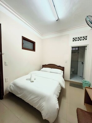 Phòng đôi cơ bản, ban công, quang cảnh thành phố | Truy cập Internet không dây miễn phí 