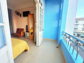 Basic Double Room, Balcony, City View - Yên hostel (Da Lat)