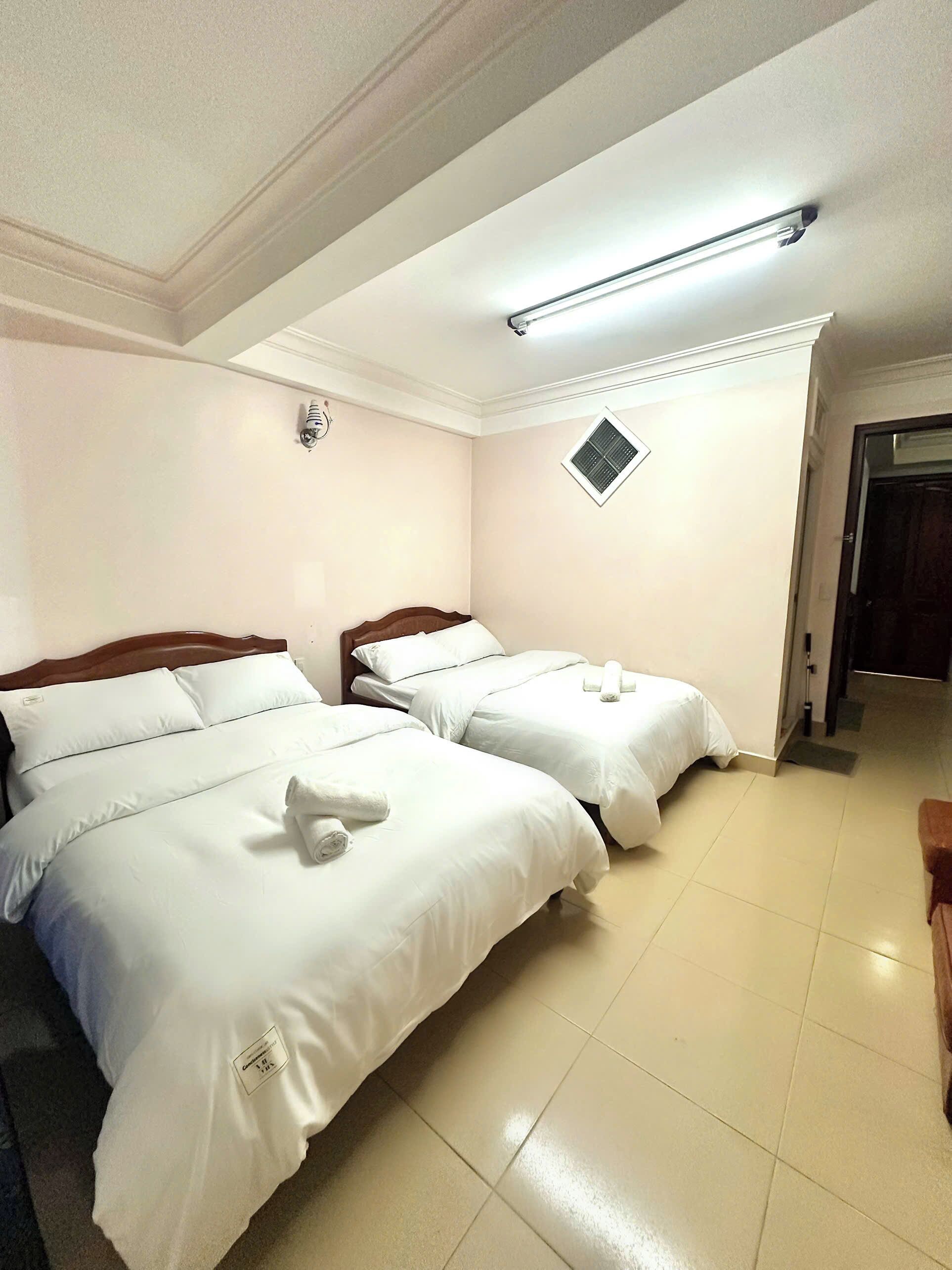 Basic-dobbeltværelse - balkon - byudsigt | Gratis Wi-Fi