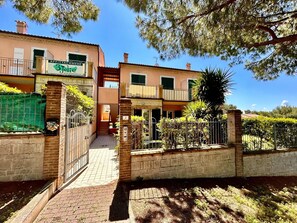 Exterior - Bilo Marta [garden, park, center, new] (Sirolo)