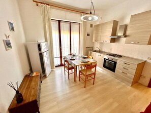Private kitchen - Trilo Ilario in Sirolo, with wifi and parking (Sirolo)