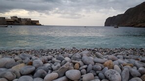 Beach - Torre Agetria Blacherna (Stavri)