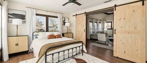 Schreibtisch, Bügeleisen/Bügelbrett, kostenloses WLAN, Bettwäsche