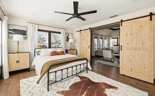 Luxury 4BR Coastal Getaway - Minutes to Bayfront & Downtown