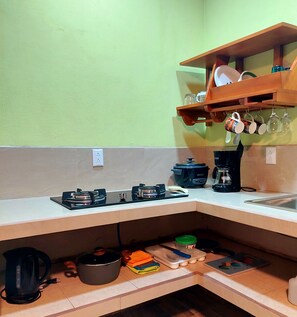 Fridge, microwave, stovetop, electric kettle - Apartment close to Arenal Volcano and hot springs (San Ramón)
