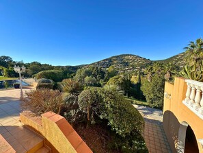Property grounds - Villa for 8 guests with private pool, in the heart of Domaine de Valcros – La Londe-les-Maures (LA LONDE LES MAURES)