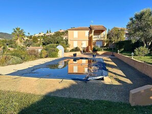 Property grounds - Villa for 8 guests with private pool, in the heart of Domaine de Valcros – La Londe-les-Maures (LA LONDE LES MAURES)