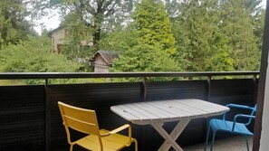 Outdoor dining - Apartment Balcon du Léman (Thollon-les-Mémises)