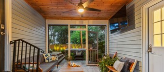 Serene Southern Retreat Beneath Spanish Moss-Draped Oaks:  Backyard Oasis + 5TVs