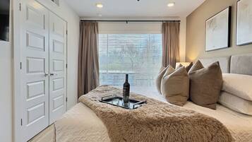 Skrivebord, strykejern/-brett, wi-fi og sengetøy