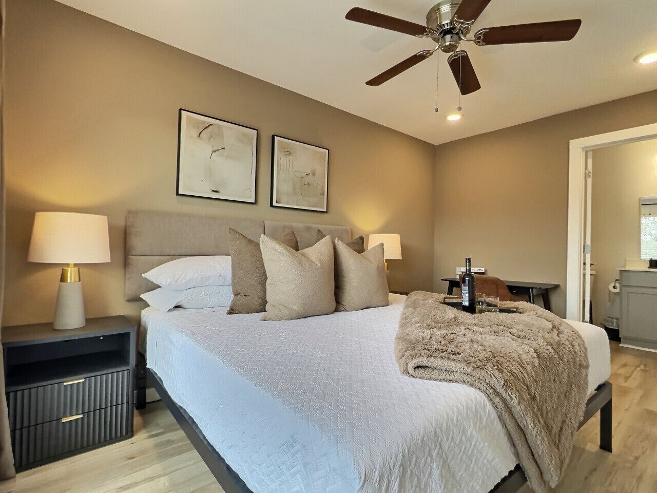 Schreibtisch, Bügeleisen/Bügelbrett, WLAN, Bettwäsche