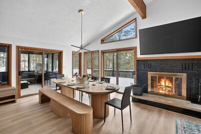 Luxury 5BR Poconos Retreat | Ski, Lake & Resort