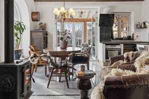 Fireplace, stereo