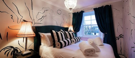 Desk, iron/ironing board, free WiFi, bed sheets