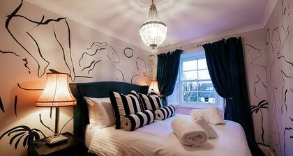 The Old Manse. Four bedroom property with sea views and luxurious interiors.