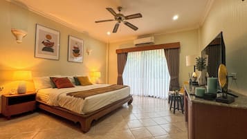 Family Quadruple Room, Multiple Beds, Non Smoking, 2 Bathrooms | Interior