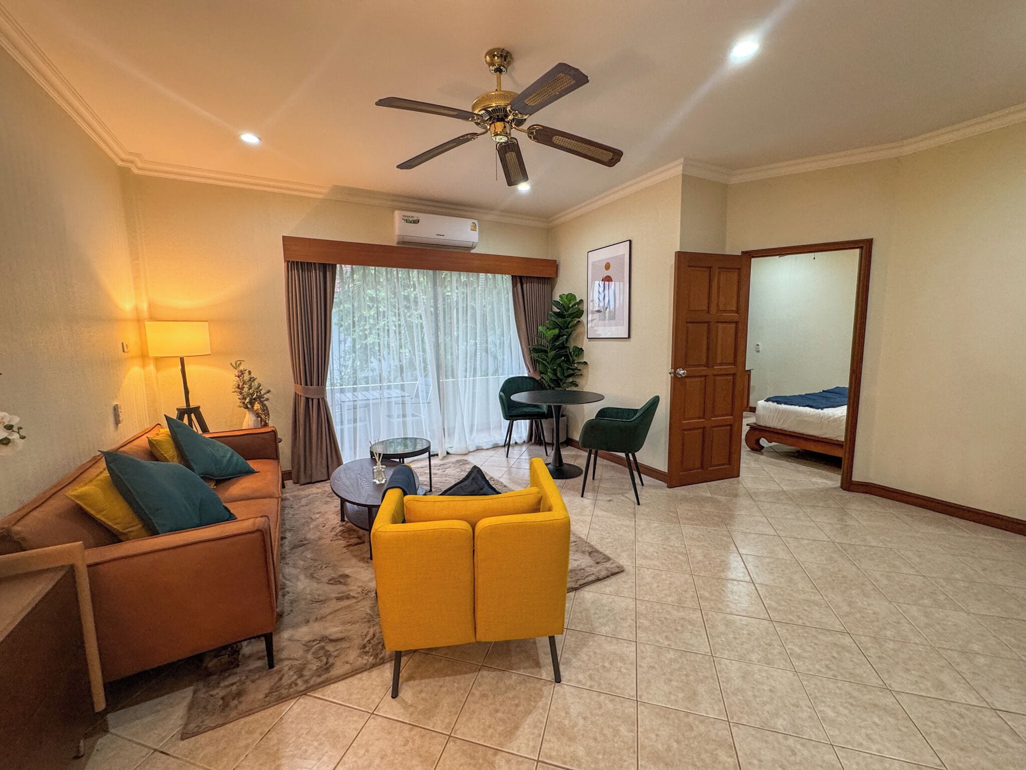 Deluxe Suite, 1 Bedroom, Non Smoking, Balcony | Individually decorated, laptop workspace, bed sheets
