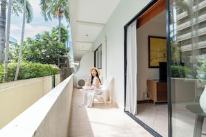 Suite, Balcony | Balcony - Viewtalay Longstay (Pattaya)