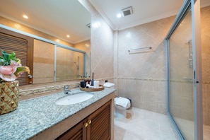 Family Apartment, 2 Bedrooms, Balcony | Bathroom | Hair dryer - Viewtalay Longstay (Pattaya)