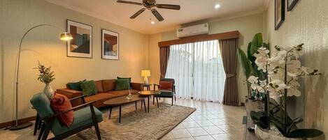 Family Apartment, 2 Bedrooms, Balcony | Bed sheets