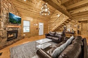 TV, fireplace, offices - Cozy 3BR Cabin Near National Park W Hot Tub/Arcade (Gatlinburg)
