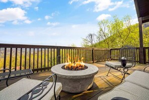 Property grounds - High End Design Near Downtown Gatlinburg/Views (Gatlinburg)