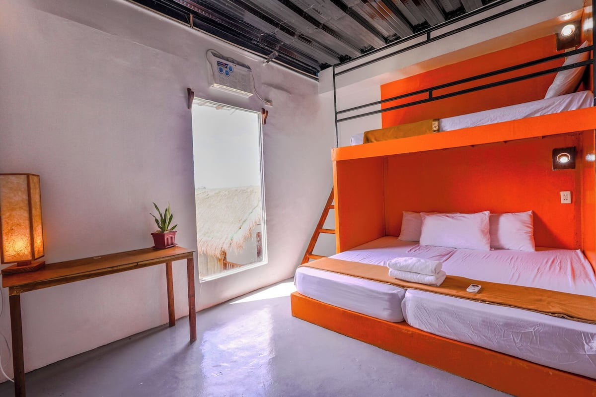 Værelse med 2 enkeltsenge - udsigt over resort | Gratis Wi-Fi