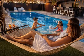Outdoor pool - Hollywood- Private Pool • Tiki hut. Modern place - 6 sleeps  (Pembroke Pines)