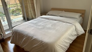 2 chambres, fer et planche à repasser, Wi-Fi, draps fournis