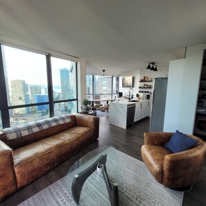 Luokittelematon kuva, 3 kautta 24, painike