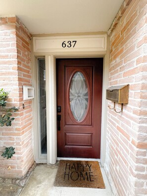 Exterior detail - Peaceful 2-bedroom condo with AC in vibrant Houston (Houston)
