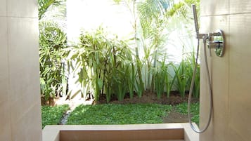 Biệt thự, hồ bơi riêng, quang cảnh vườn | Khuôn viên nơi lưu trú