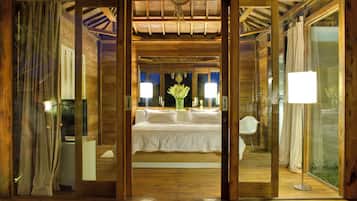 Villa, eigener Pool, Gartenblick | Zimmersafe, Schreibtisch, Verdunkelungsvorhänge, kostenloses WLAN