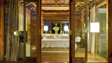 In-room safe, desk, blackout drapes, free WiFi