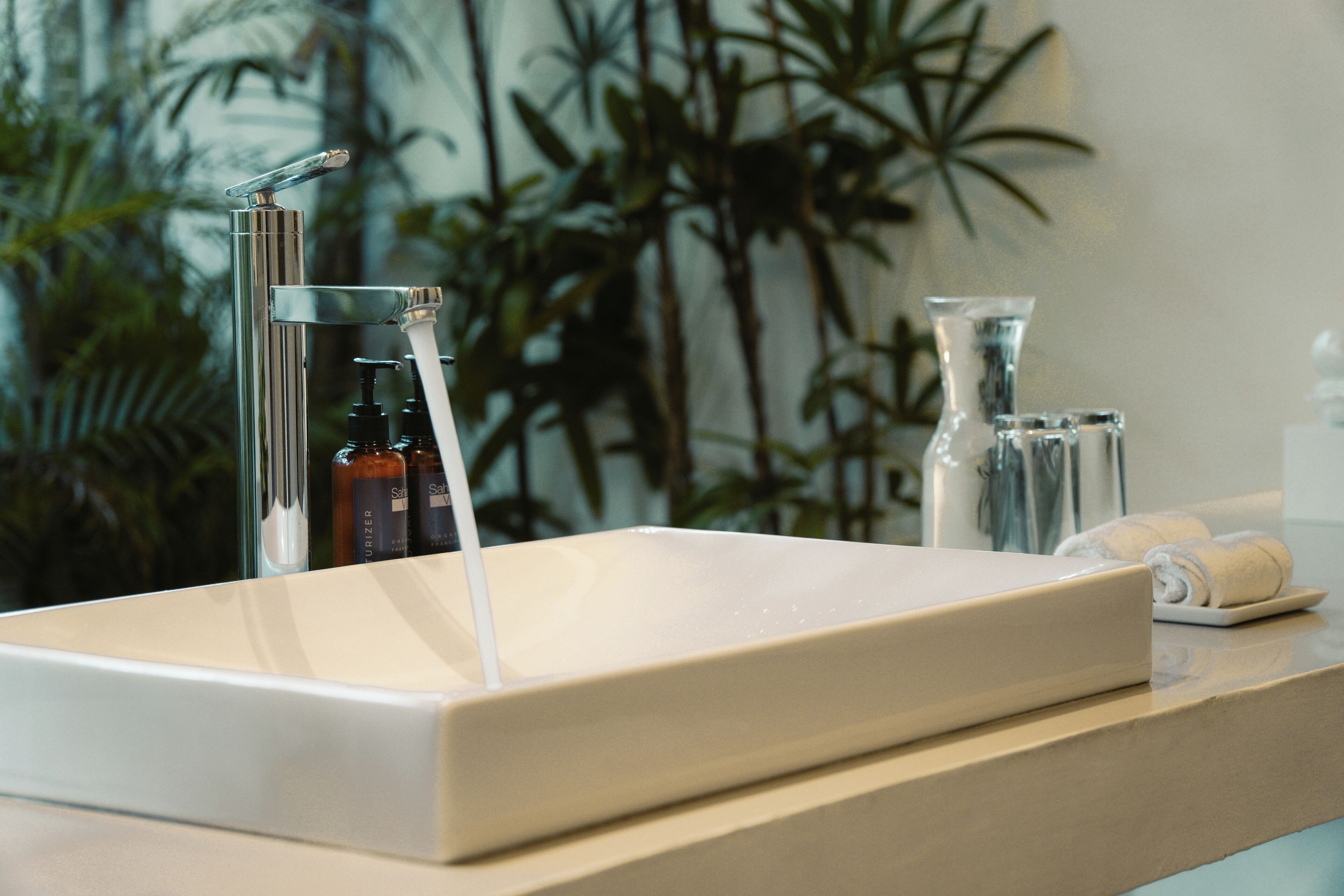 Villa, eigener Pool, Gartenblick | Badezimmer | Badewanne und Dusche (separat), Handtücher, Seife, Shampoo