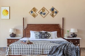 Desk, free WiFi, bed sheets - Nerul Bliss Villa by Dia Hotels  (Nerul)