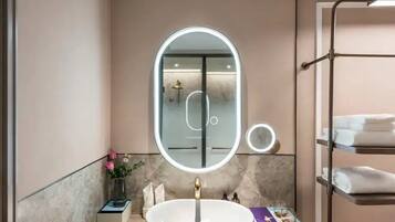 Basic Twin Room | Bathroom