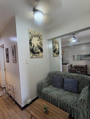 Living area - 1517 Belvedere Samal View and City View (Davao City)