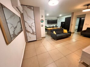 아파트, 침실 2개 | 거실 공간