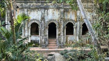 Vantara Villa with Travel Temple | City view