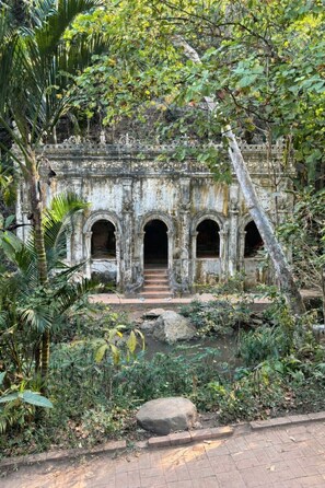 Vantara Villa with Travel Temple | Blick auf die Stadt