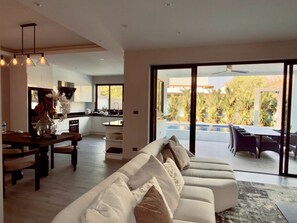 รูปภาพที่ไม่ได้จัดประเภท, 5 จาก 6, ปุ่ม