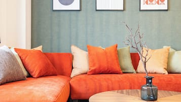 Family Apartment, 3 Bedrooms, Non Smoking, Private Bathroom | Living area