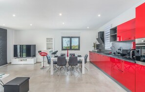 Private kitchen - Pleasant Holiday Home in Novigrad With Private Pool (Novigrad)