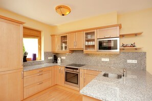 Chalet Confort, 4 habitaciones | Cocina privada