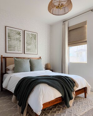 Unclassified image, 3 of 39, button - Chic and Cozy 1 bed Guesthouse w/ Private Entrance (Las Vegas)