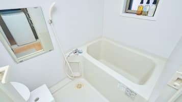 Double Room | Bathroom | Hair dryer, towels, shampoo, toilet paper
