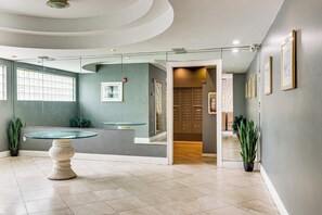 Interior - 2 Blocks to Shore! Chic South Beach Studio (Miami Beach)